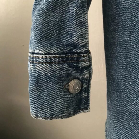 Wild Fable Distressed Denim Jean Jacket Women's Size Medium Biker Button-Up Coat - Picture 7 of 8